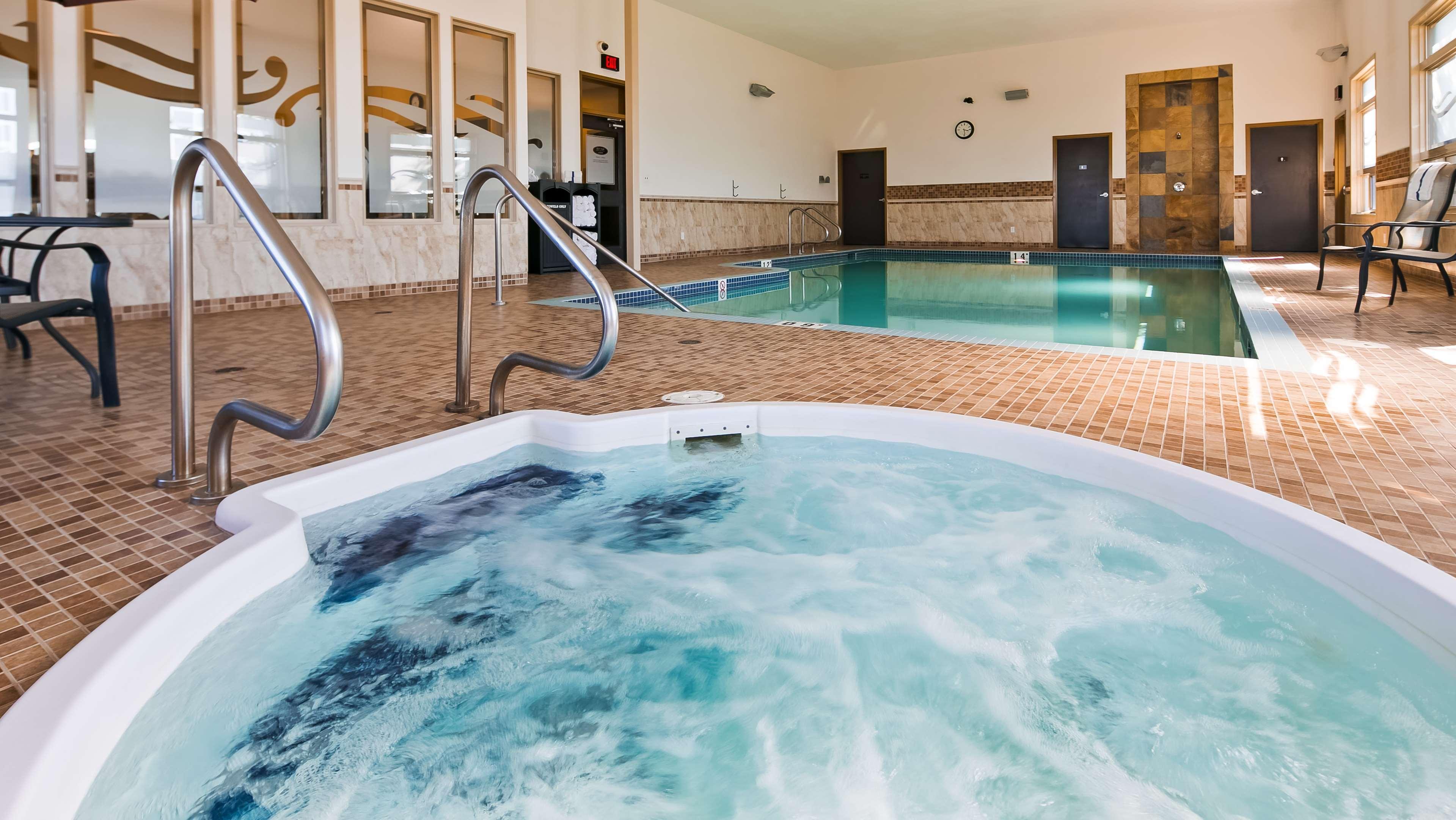 Best Western Wainwright Inn & Suites Ngoại thất bức ảnh