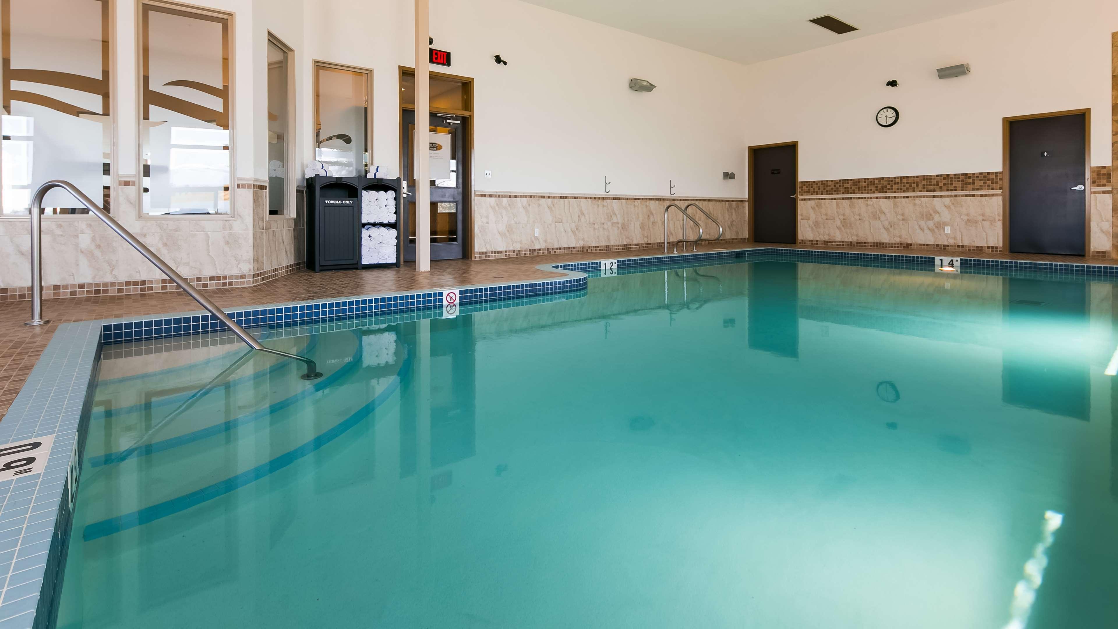Best Western Wainwright Inn & Suites Ngoại thất bức ảnh